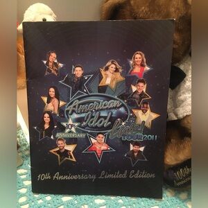 2011 American I D O L live tour book Limited edition